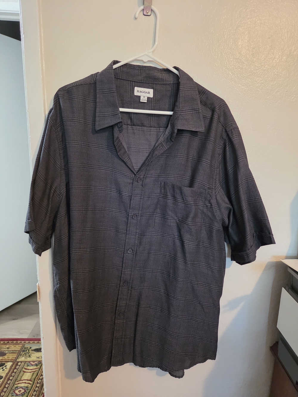 Haggar Men's Short-Sleeve Plaid Camp Shirt in Charcoal